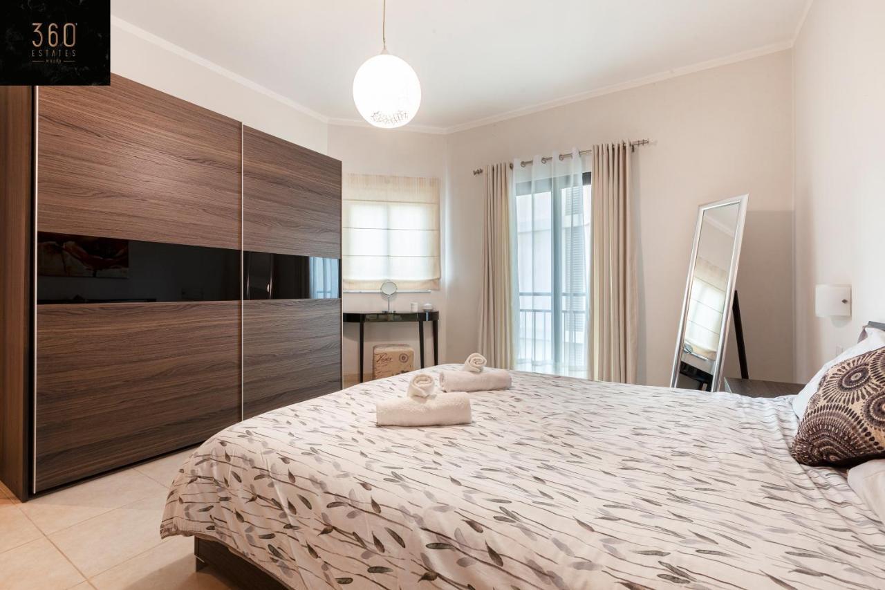 شقة Pender Lux Complex - 3Br Unit With Private Parking By 360 Estates سانت جوليان المظهر الخارجي الصورة
