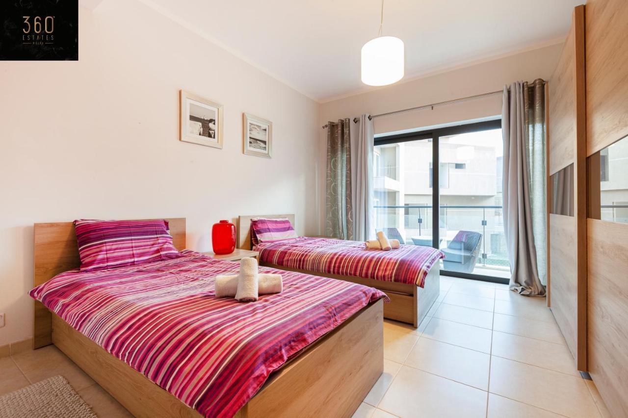 شقة Pender Lux Complex - 3Br Unit With Private Parking By 360 Estates سانت جوليان المظهر الخارجي الصورة