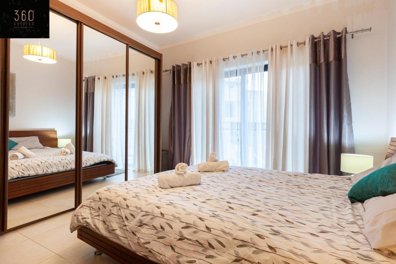 شقة Pender Lux Complex - 3Br Unit With Private Parking By 360 Estates سانت جوليان المظهر الخارجي الصورة