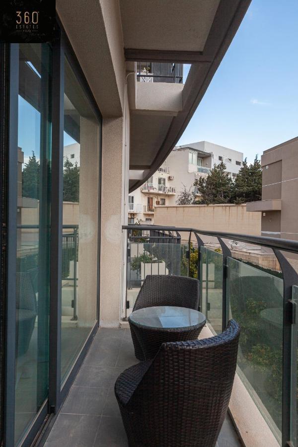 شقة Pender Lux Complex - 3Br Unit With Private Parking By 360 Estates سانت جوليان المظهر الخارجي الصورة