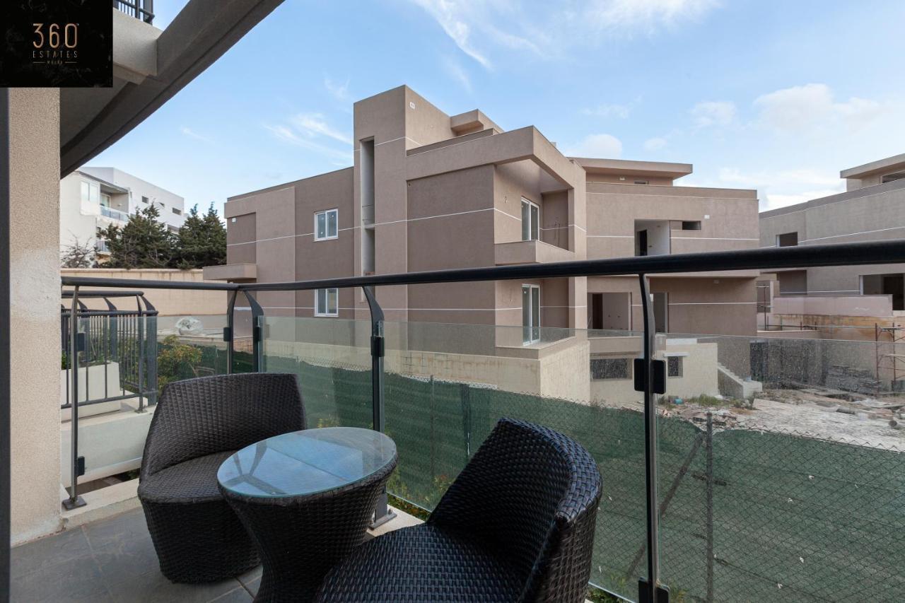 شقة Pender Lux Complex - 3Br Unit With Private Parking By 360 Estates سانت جوليان المظهر الخارجي الصورة