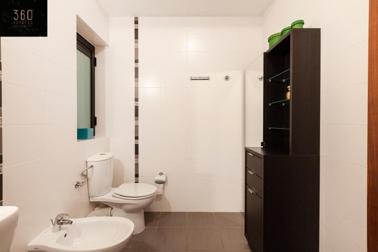 شقة Pender Lux Complex - 3Br Unit With Private Parking By 360 Estates سانت جوليان المظهر الخارجي الصورة