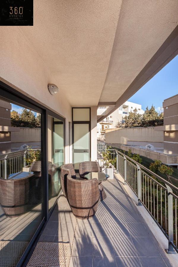 شقة Pender Lux Complex - 3Br Unit With Private Parking By 360 Estates سانت جوليان المظهر الخارجي الصورة
