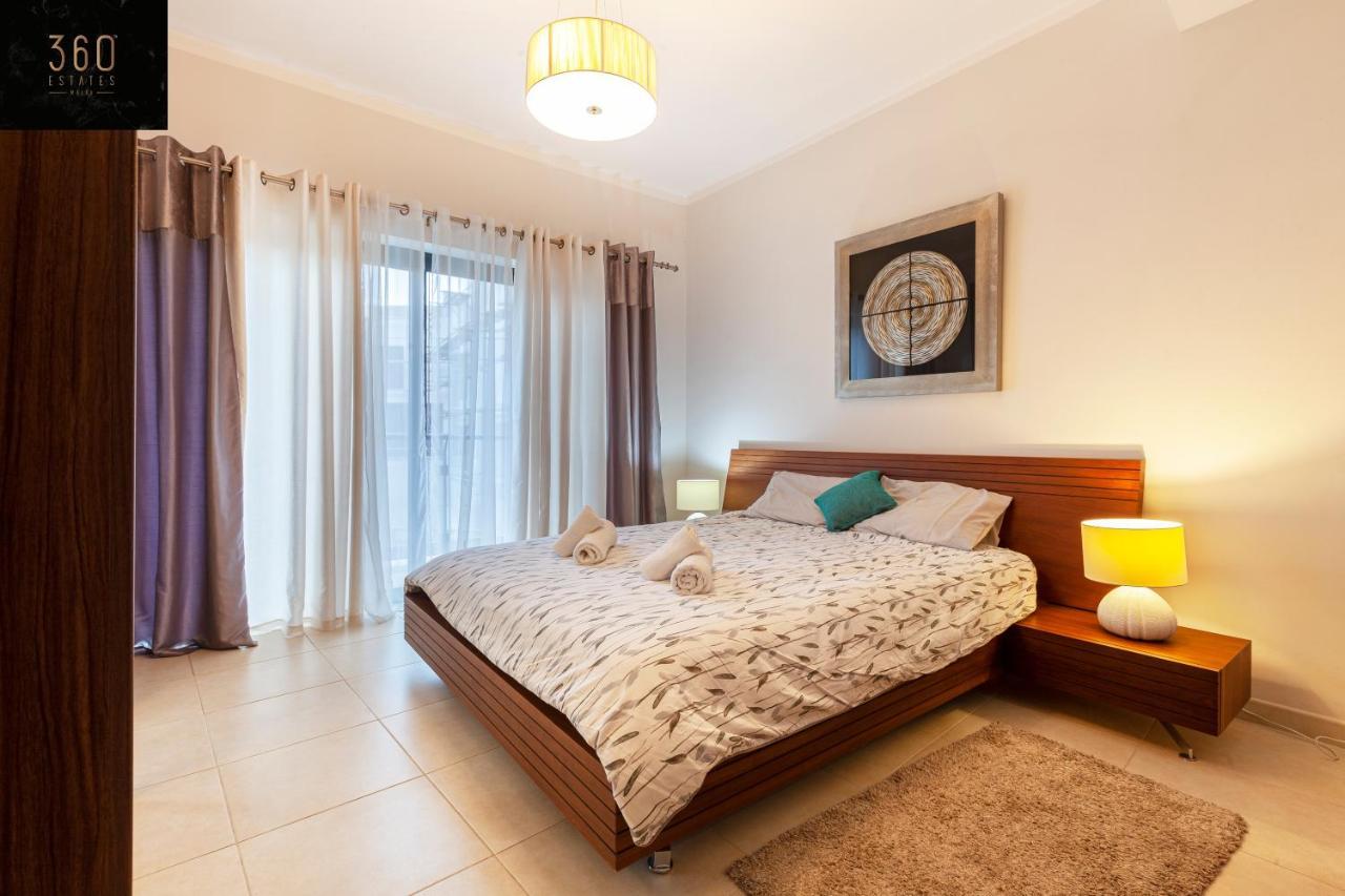 شقة Pender Lux Complex - 3Br Unit With Private Parking By 360 Estates سانت جوليان المظهر الخارجي الصورة