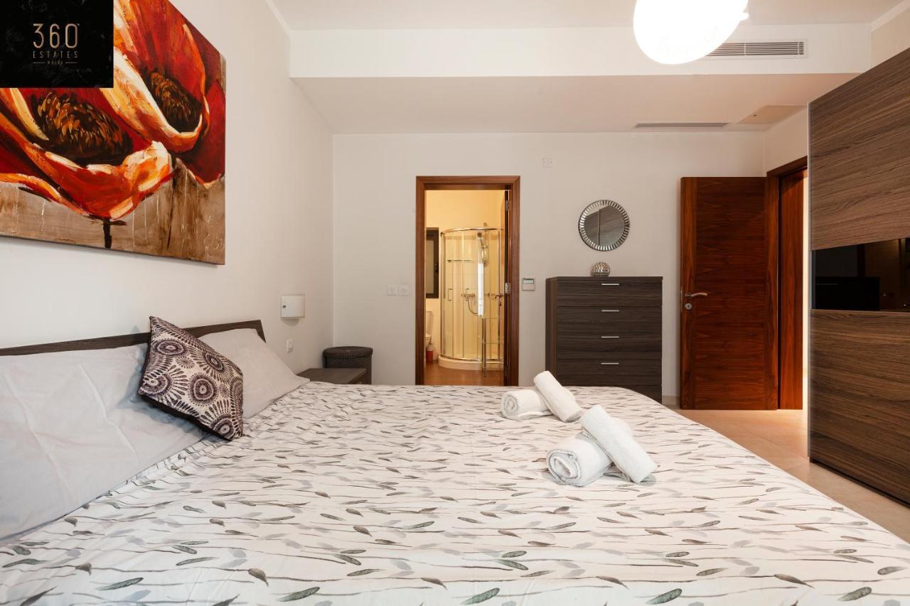 شقة Pender Lux Complex - 3Br Unit With Private Parking By 360 Estates سانت جوليان المظهر الخارجي الصورة