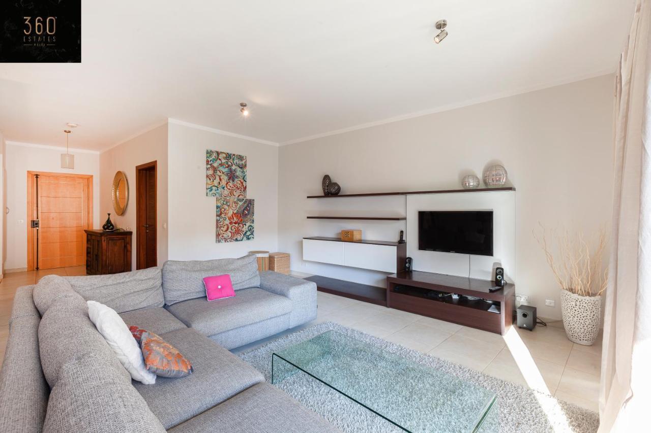 شقة Pender Lux Complex - 3Br Unit With Private Parking By 360 Estates سانت جوليان المظهر الخارجي الصورة